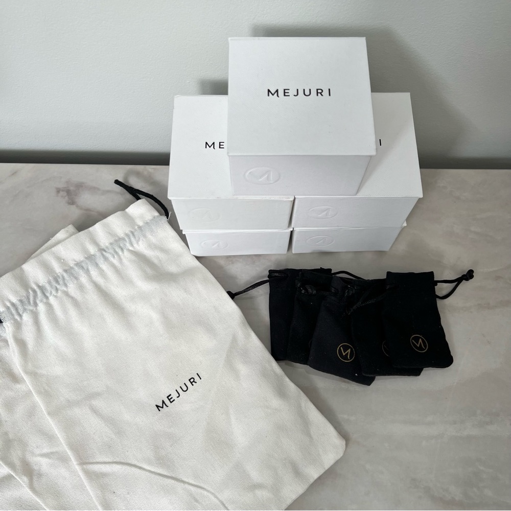 Mejuri Gift Box Set